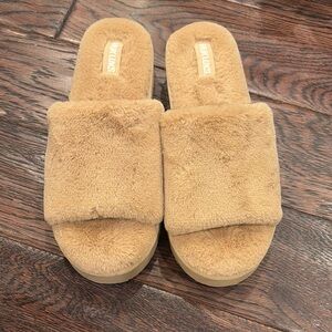 Muk Luks Women's Tan Fuzzy Slippers